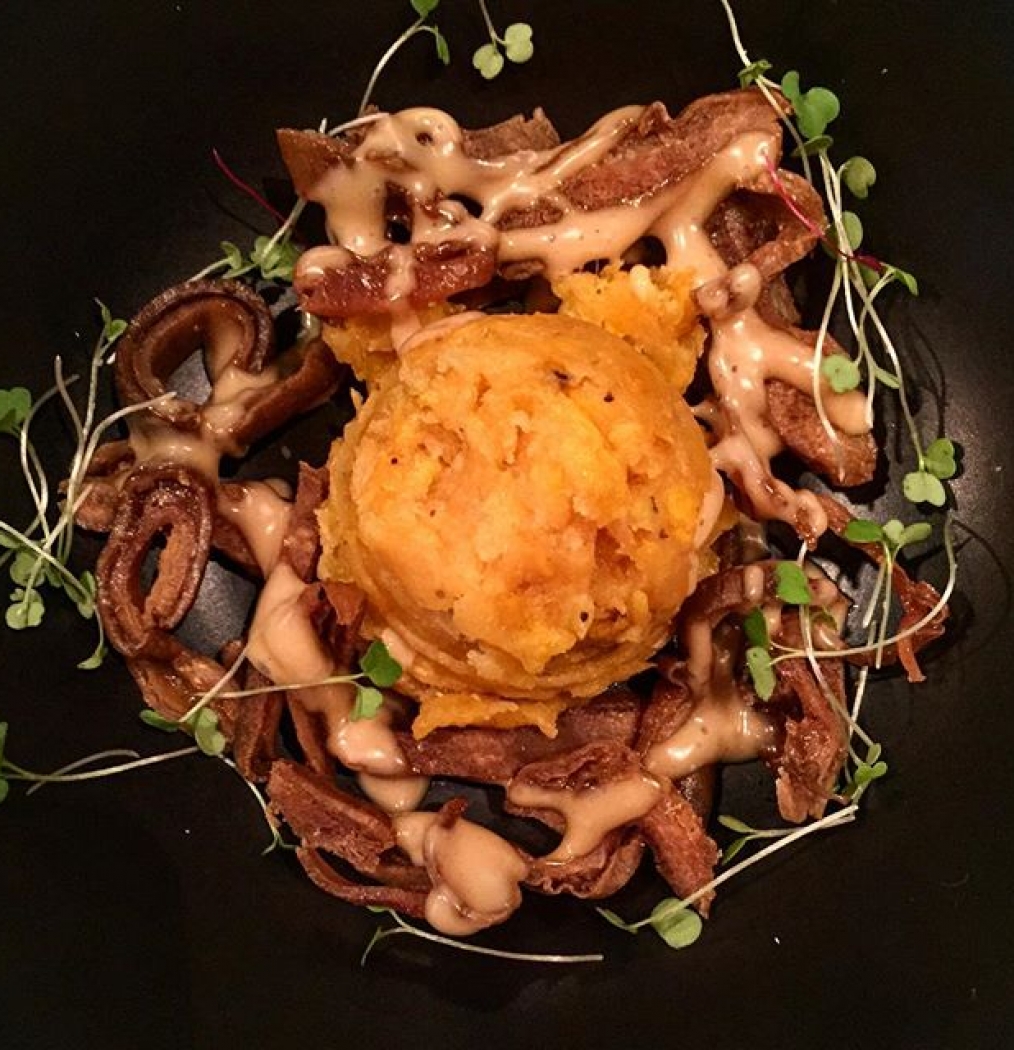 Back in #PuertoRico! Welcome dish by @chefmariopagan at Laurel. Mofongo w/Crispy Pig Ears. #mofongo #food #caribbean #travel #sanjuan #boriqua #eeeeeats #foodporn #lunch #plantains #laurelkitchenart #yum #everylastbite