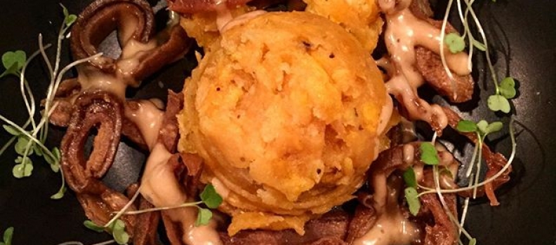 Back in #PuertoRico! Welcome dish by @chefmariopagan at Laurel. Mofongo w/Crispy Pig Ears. #mofongo #food #caribbean #travel #sanjuan #boriqua #eeeeeats #foodporn #lunch #plantains #laurelkitchenart #yum #everylastbite