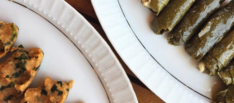 Lunch begins: dolma (stuffed grape leaves) + mercimek koftesi (lentil balls). #turkey #urgup #mustafapasha ##lunch #food #eeeeeats #howisummer #instafood #turkishfood