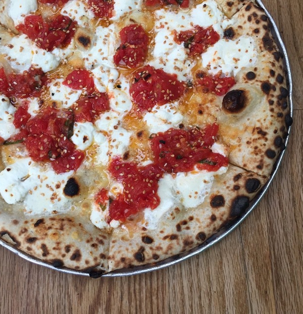 The best kind of work lunches? At Roberta's. Period. #pizza #lunch #workinglunch #brooklyn #bushwick #robertas #newworlder #EEEEEATS #fouremperors