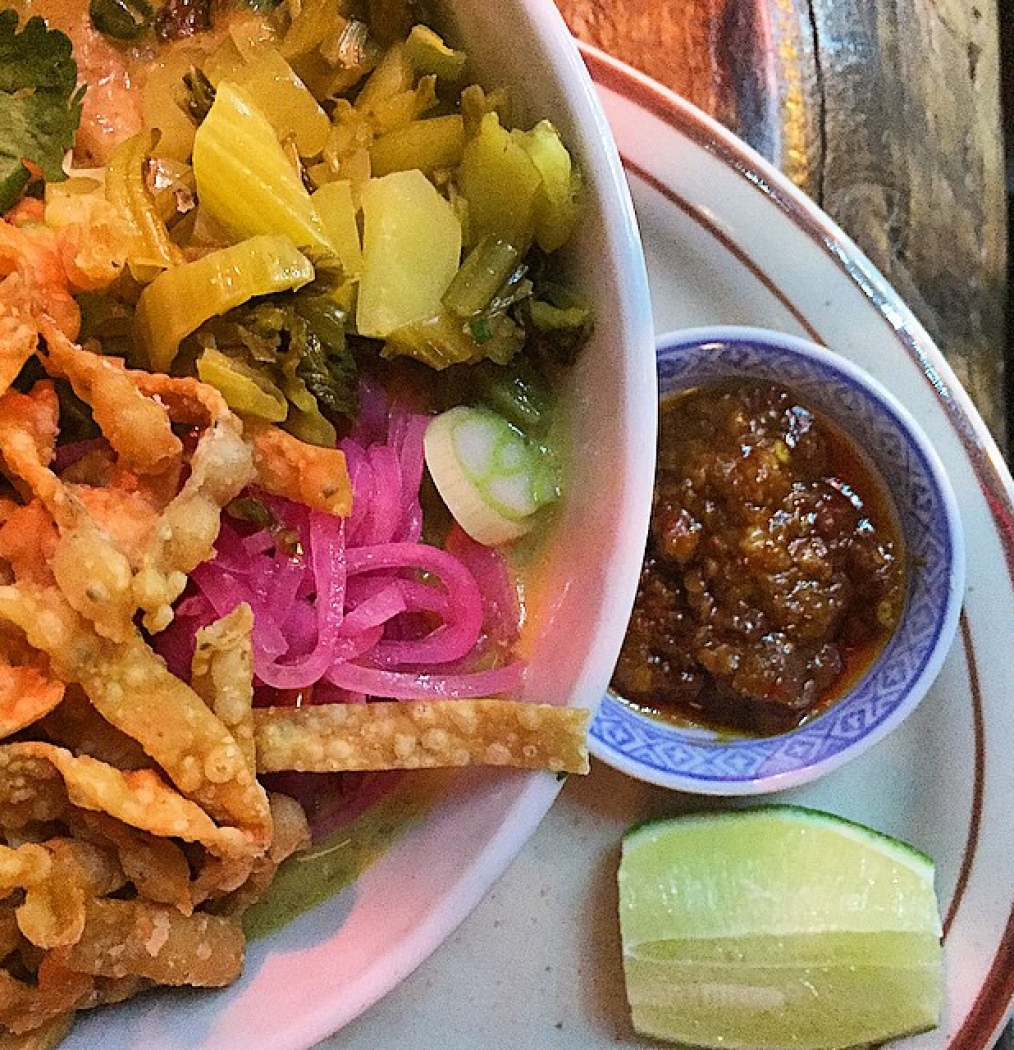 Khao Soi on Cinco de Mayo w/ Mexico's Culinary Treasure: @goodfoodmexicocity #food #foodporn #thai #nyc #downtown #curry #eeeeeats