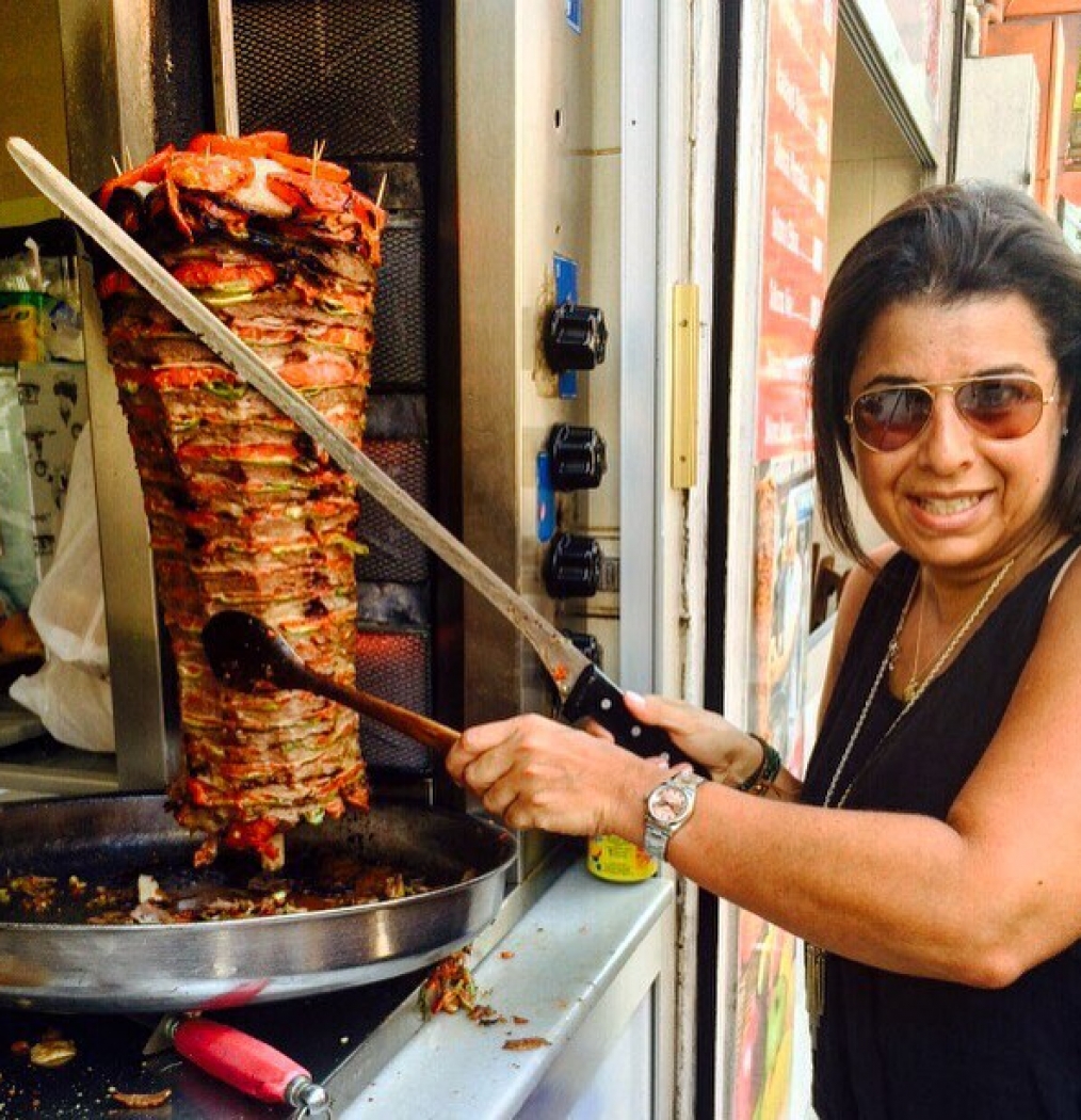 Best kebabs in town. #theapprentice #sexystuff #skillz #kebab #streetmeat #food #foodporn #makingfriends #istanbul #turkey #snack #wrapitup #eeeeeats #howisummer #travel #learnanewthingeveryday