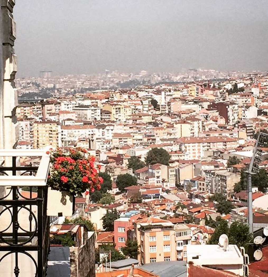 Good Morning Istanbul! #istanbul #turkey #howisummer #europeanvacation #summer #europe #turks #cityscape #istanbulwasconstantinople #rooftops #beyoglu #roomwithaview