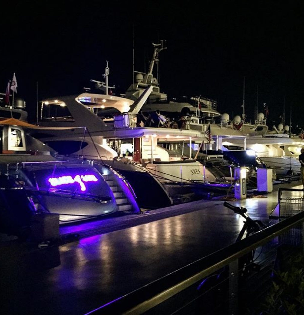 #bodrum #bynight #yachts #moneybaby #billionairesrow #filthyrich #turkey #travel #nightlife #seaside