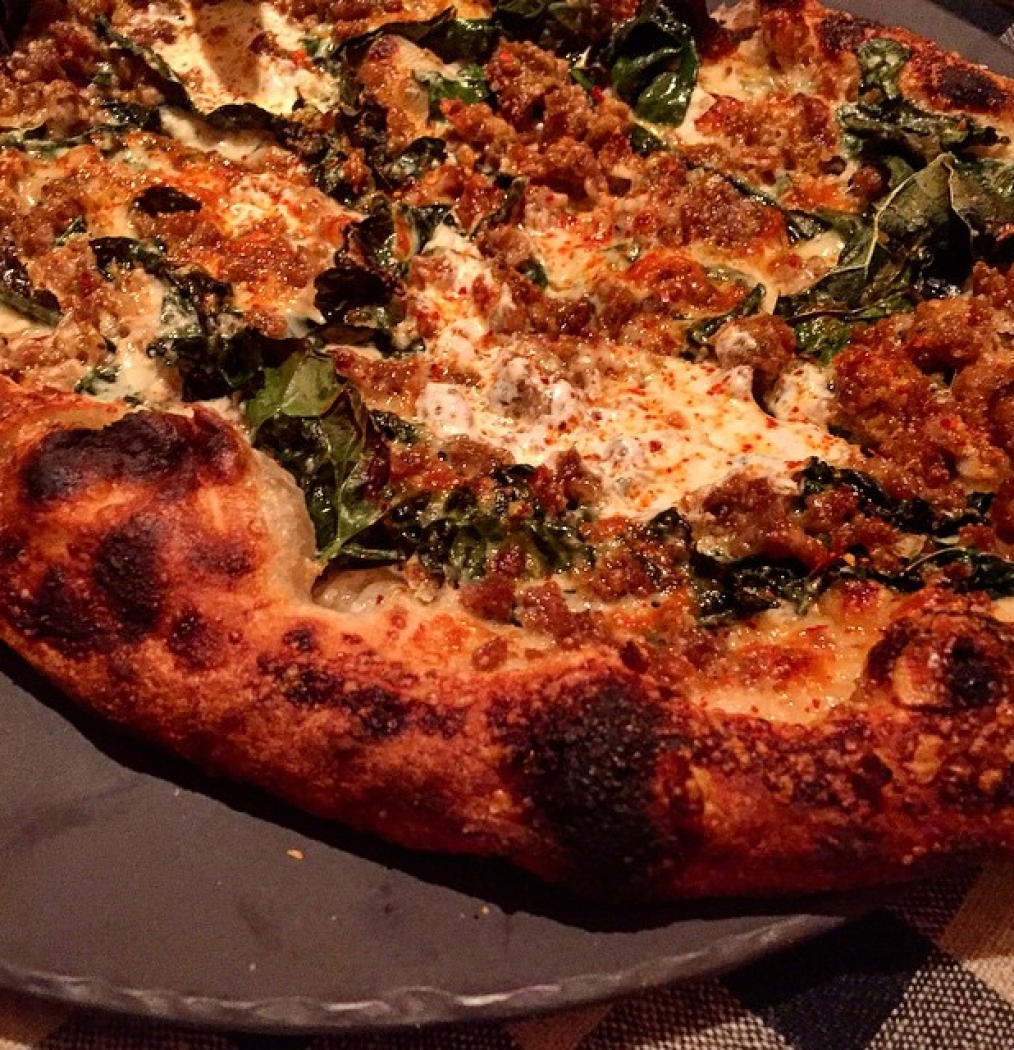 Sausage + Kale + Girls. #41 #jenblum #birthday #oldfriendsbestfriends #friendship #food #foodporn #nyc #pizza #orflatbread #youdecide #chicks