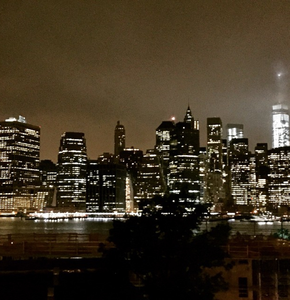 #theviewfromhere #brooklyn #nyc #iloveny #mycity #heart #cloudynycnights #downtown