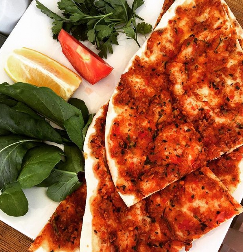 Lahmacun for #lunch. Aka Turkish Pizza. #bodrum #turkey #food #instafood #meh #turkishfood #pideisbetter