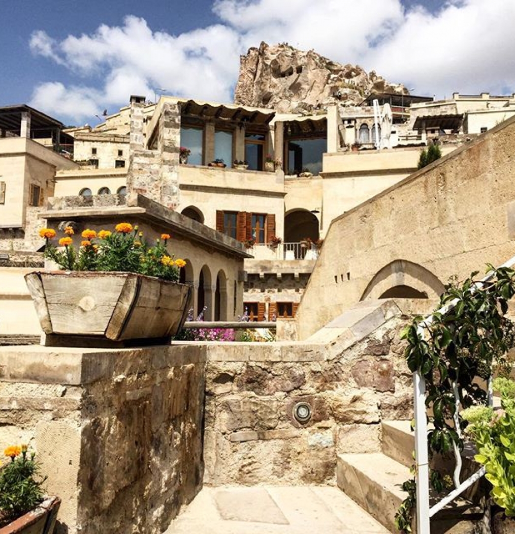 Hello, #Cappadocia! Heaven on earth. #turkey #uchisar #travel #monastery #caves #geography #landscape #likenothingiveeverseen #disneylandforgrownups #waitingforgaston #howisummer