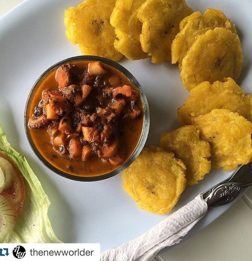 #Repost from @thenewworlder! ・・・Ceviche de Pulpo, coconut infused octopus ceviche, from a tiny, out of the way Afro-Panamanian beach shack called Adriana's on the Caribbean coast, about 20 kilometers beyond Portobelo. #panama #Portobelo #ceviche #octopus #foodporn #afropanamanian #coconut #playa #beachfood Gracias por la recomendacion @mariocastrellon @ajoselegustacocinar @alfonsodelaespriella