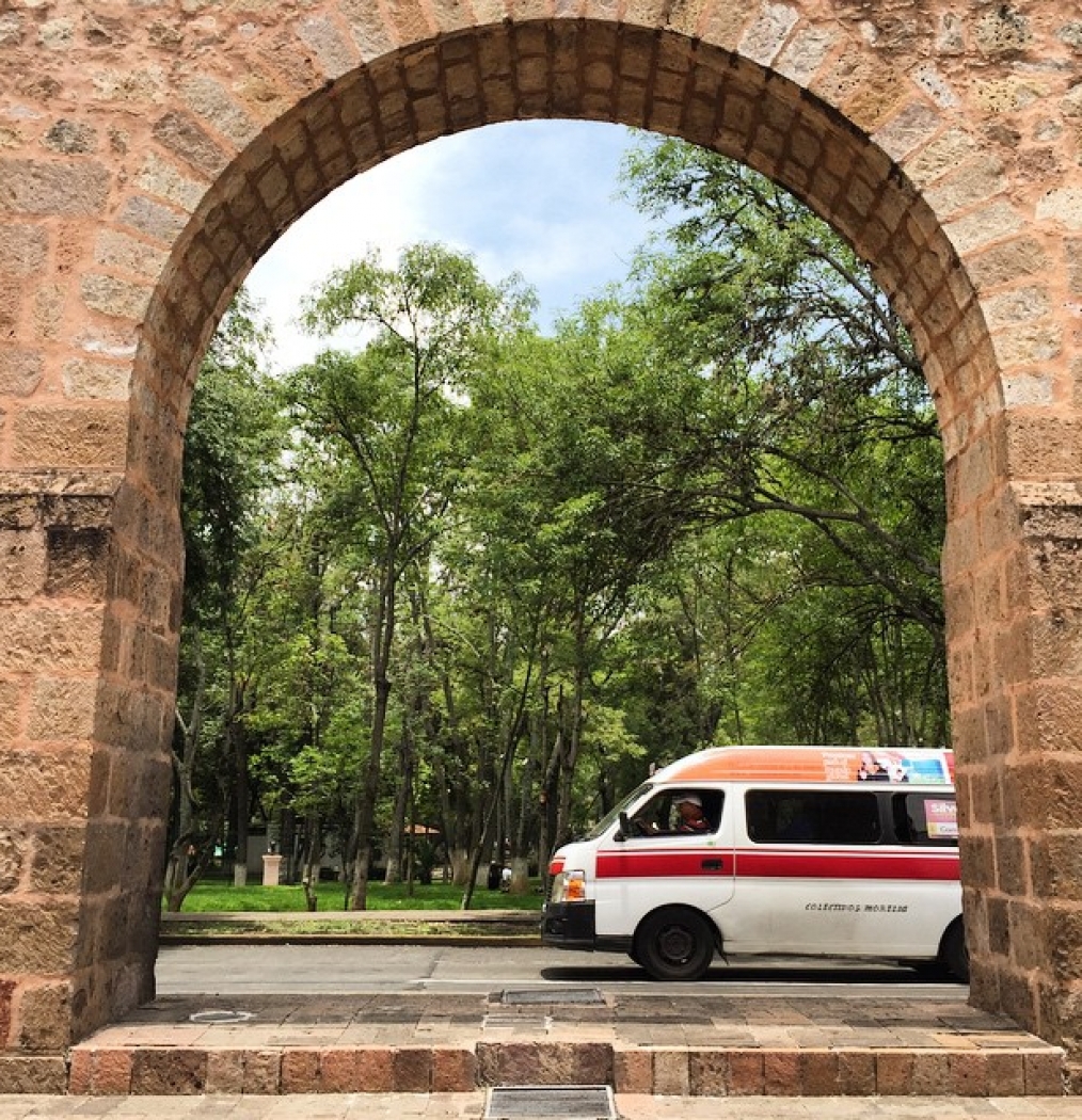 This city is beautiful. #Morelia #moreliaenboca #aqueduct #mexico #michoacan #travel #wander #design #scenesfromawalk