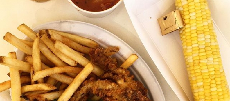 Um. Yum. #howisummer #eeeeeats #softshellcrab #summercorn #manhattanclam #eastend #montauk #gonefishing #instafood #foodporn #dinner #happinessis