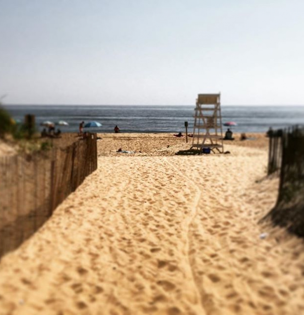 Perfection. #dayatthemobileoffice #mynow #sunandsand #nirvana #montauk #eastend #gonefishing #alaplaya