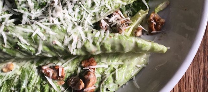 Greens…… #workinglunch #romaine #salad #robertas #itaintjustpizza #eeeeeats #food #instafood #bushwick #brooklyn