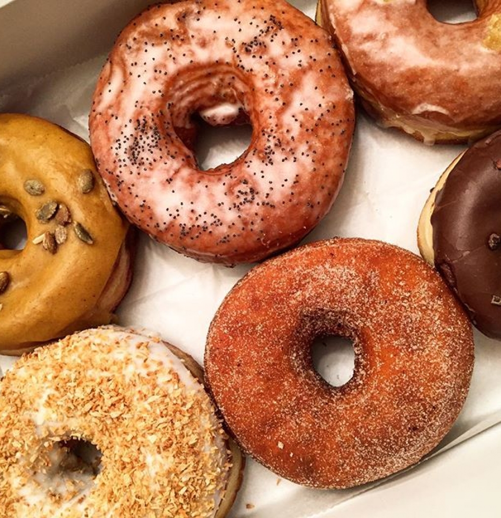 Xmas comes early: @doughdoughnuts #weakness #sweettooth #donuts #holidays #dough #doughnuts #glazed #dessert #eeeeeats #howiholiday #bringontheeve #nyc #instafood #foodporn #sugar #sugarsugar #sugarsugarsugar