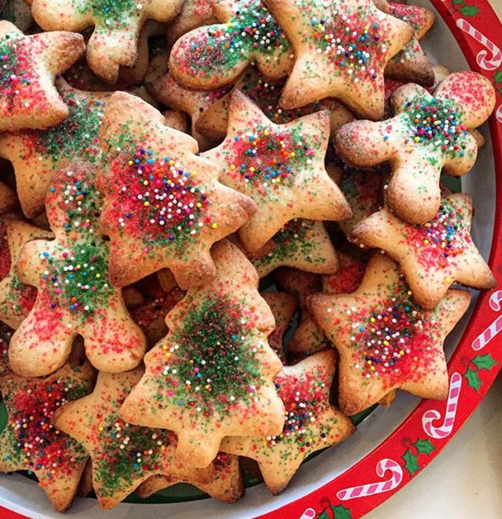 It begins, Mom's. #xmas2015 #xmas #christmascookies #dessert #cookies #holiday #sweettooth #sugar #sugarsugar #eeeeeats #howiholiday #instafood #foodporn #christmaseve #intheburbs #merrychristmas