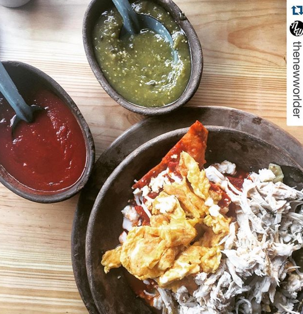 Last licks at @fondamayora earlier. Chilaquiles my way: two salsas, eggs AND chicken. #boom! See ya DF, always a pleasure!  #Repost @thenewworlder ・・・What did YOU have for breakfast, cuz…this was what we were all about: chilaquiles con pollo Y huevos at @chefgevalu's new #Condesa spot @fondamayora #breakfast #fonda #coloniacondesa #mexico #mexicocity #tortillas #salsaverde #salsaroja #salsarojayverde #food #foodporn #instafood #eeeeeats #latam #mexicanfood #traditional #recipe #chilaquiles #huevos #eggs