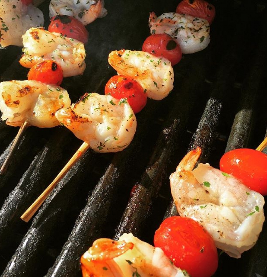 Summa-summa-summatime! #shrimponthebarbie #webegrillin #memorialday #summer #grill #instafood #burgersandbuns #bbqtime #eat