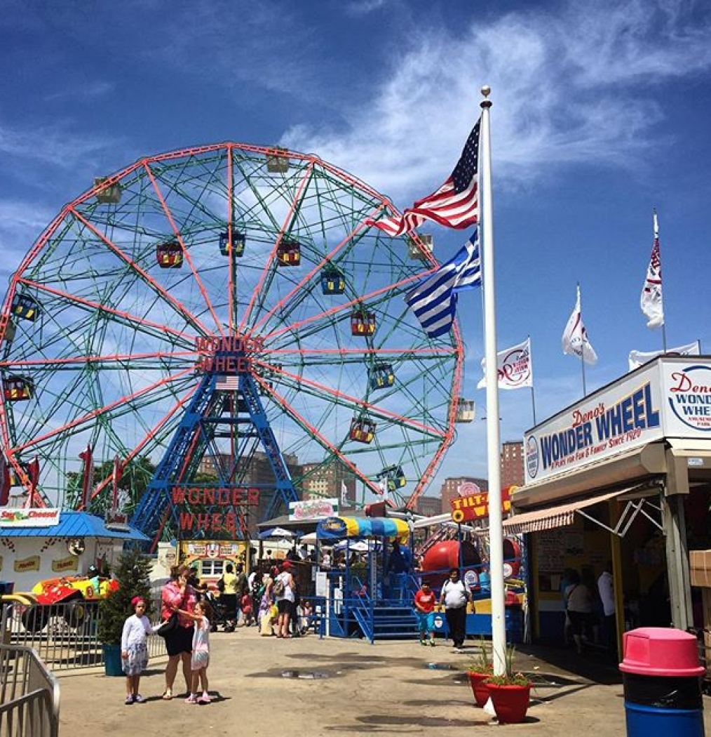 Play day w/the littles. #coneyisland #lunapark #littles #auntnah #austinsienna #rides #brooklyn #funnelcakeandnathans