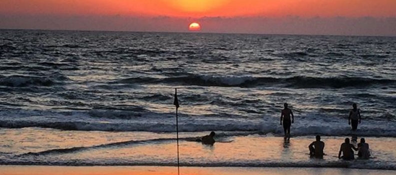 Sunset, Tel Aviv. #beachfront #howisummer #eattheworld #travel #israel #sunset #playa #telaviv #nofilter