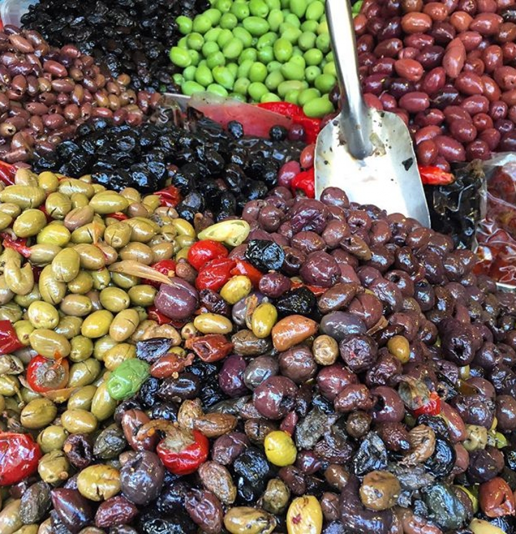 Too bad I don't like olives… #israel #telaviv #deliciousisrael #eattheworld #israelifood #howisummer #eeeeeats #olives #mediterranean #markets #levinskymarket