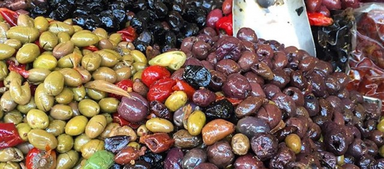 Too bad I don't like olives… #israel #telaviv #deliciousisrael #eattheworld #israelifood #howisummer #eeeeeats #olives #mediterranean #markets #levinskymarket