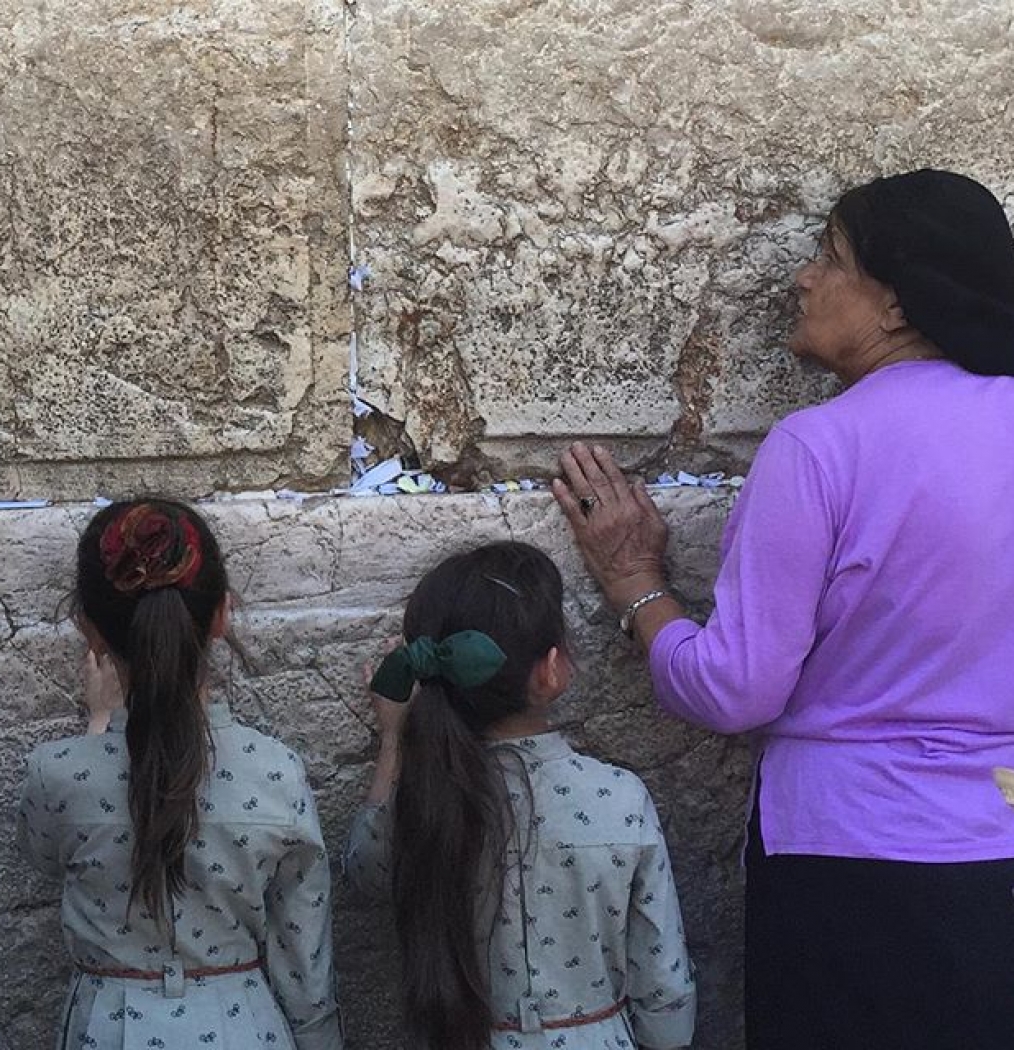 Prayers. #westernwall #jerusalem #israel #oldcity #travel #hope #love #prayer