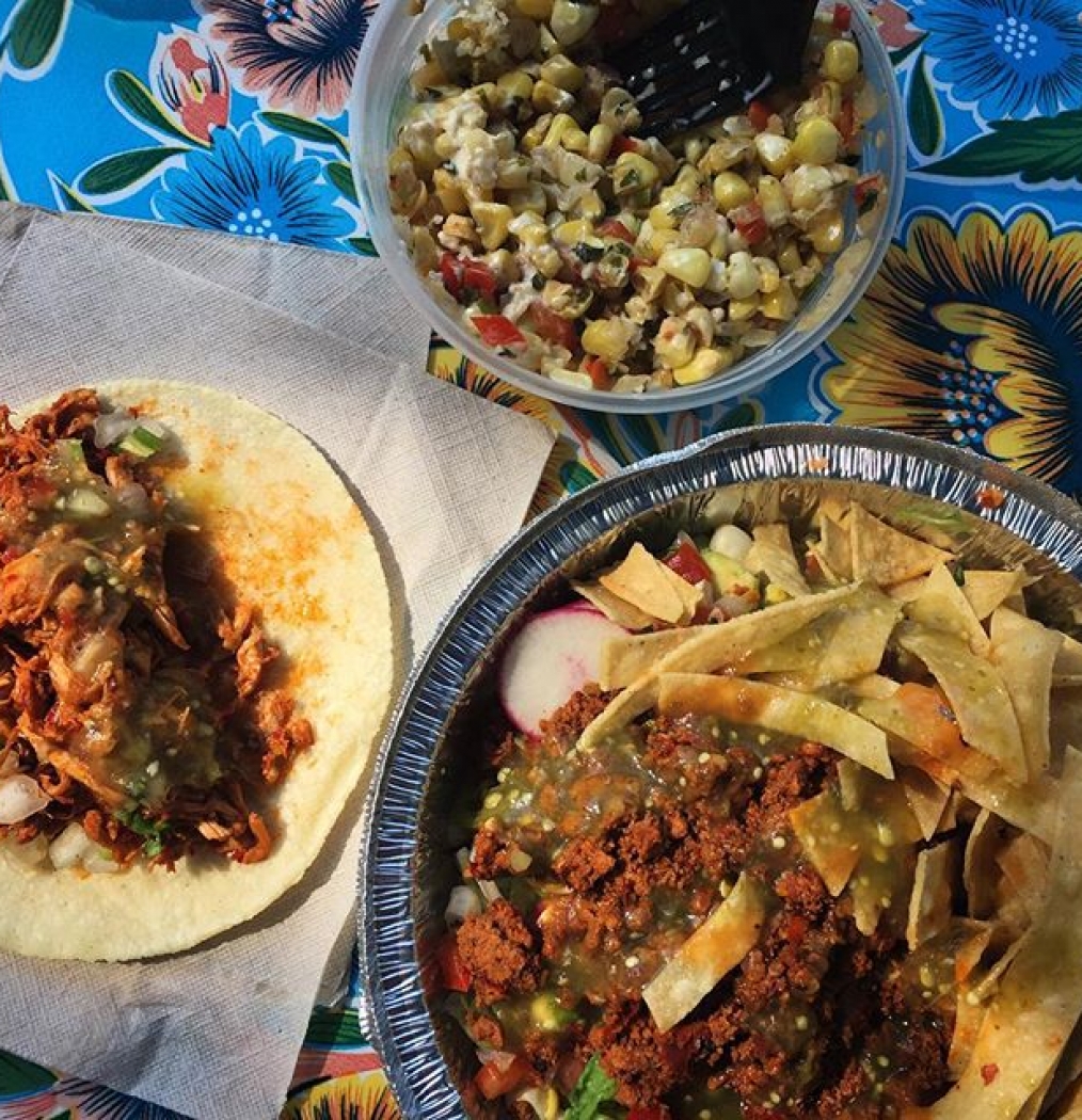 Amagansett: Mexican Picnic w/Little D + Big A. #eastend #lastdaysofsummer #amagansett #theend #summahtime #mexican #tacos #elote #eeeeeats #howisummer #eattheworld #lefooding #forkyeah #thefeedfeed #summerlovin