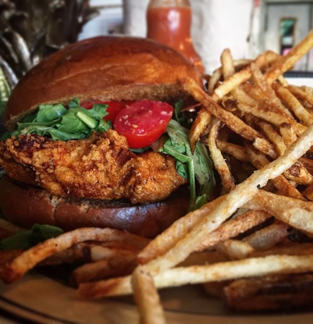 Early chicken sandwich lunch decadence. #sammy #thursdays #friedchicken #instafood #forkyeah #eeeeeats #eattheworld #howisummer #lunch #tasteintravel #thefeedfeed