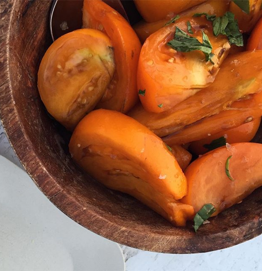 Farm stand takeaway, take two. #lastdaysofsummer #hamptons #tomatoes #farm #eatlocal #howisummer