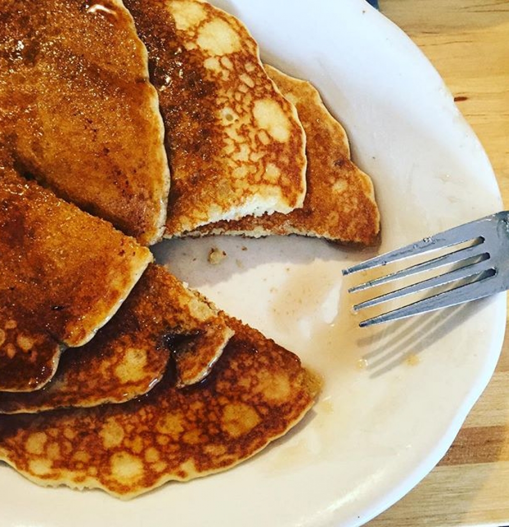 When it rains… #pancakes. #breakfast #montauk #thursdays #rainydays #eeeeeats #howisummer #eatttheworld #thefeedfeed #forkyeah #instafood