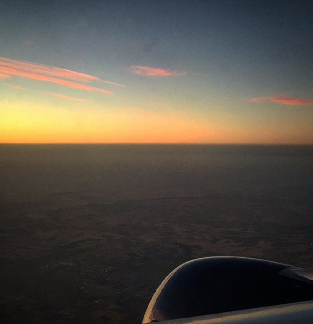 Sunrise in the skies. Buenos dias, Madrid. #espana #madrid #sunrise #redeye #travel