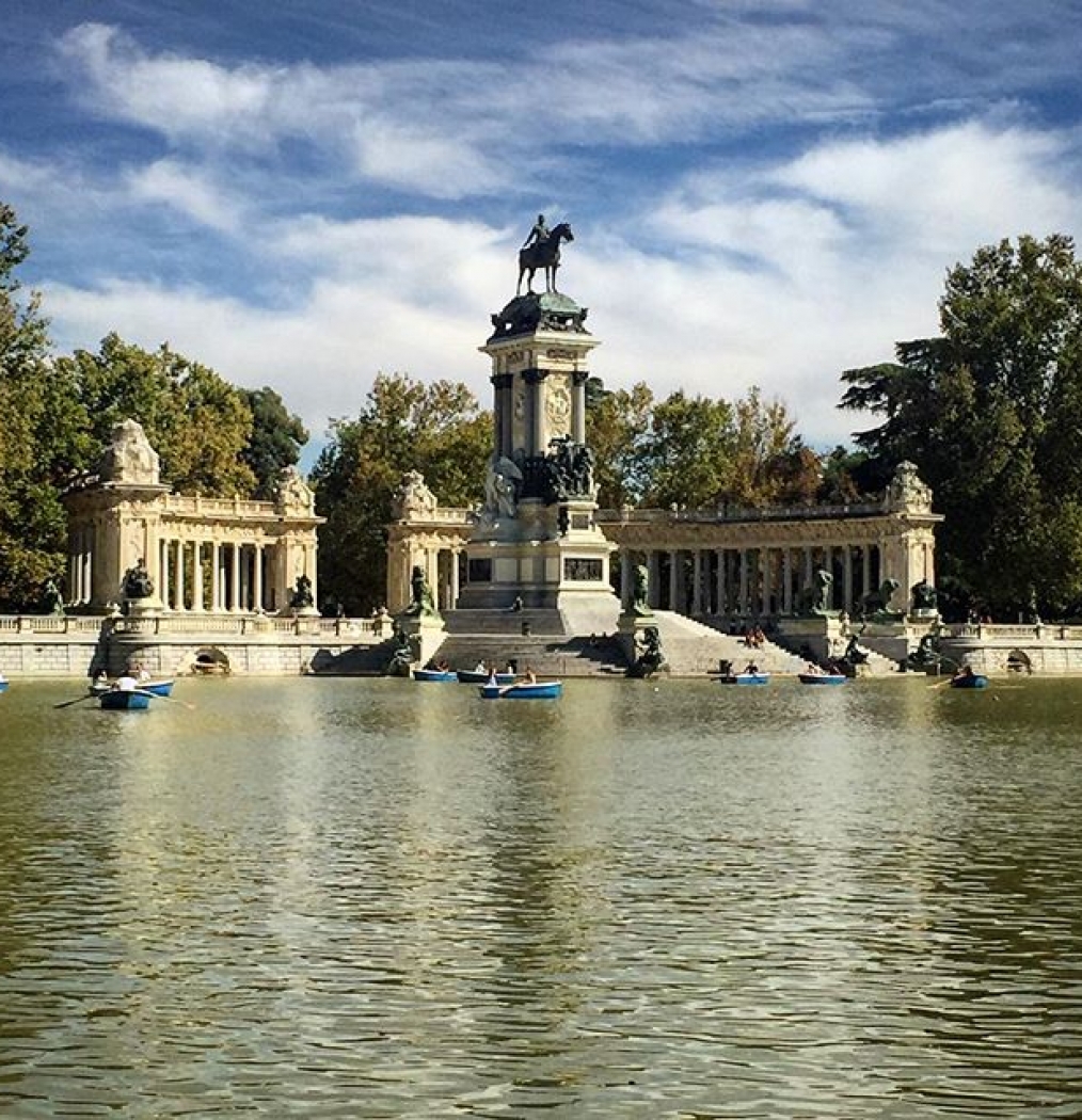 Walking off lunch (in one of my favorite parks on earth): @parquedelretiro in #Madrid. Book + boat + Buen Retiro. ️️ #spain #travel #parks #parque #espana #nature #relax #takeawalk #readabook #rowyourboat #traveldeeper