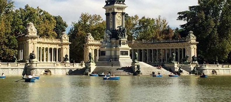 Walking off lunch (in one of my favorite parks on earth): @parquedelretiro in #Madrid. Book + boat + Buen Retiro. ️️ #spain #travel #parks #parque #espana #nature #relax #takeawalk #readabook #rowyourboat #traveldeeper