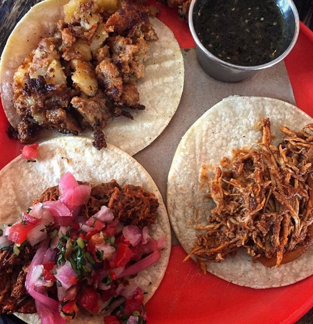 When the birthday girl is craving Mexican…head to @lasuperiornyc. Happy Birthday to @new_worlder's MVP, @voyagingviews. 🌮🌯️ #tacos #mexicanfood #mexico #instafood #eeeeeats #forkyeah #brooklyn #williamsburg #lunch #meat #happybirthday #yourearockstar