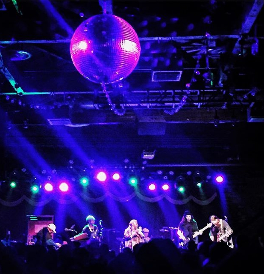 Disco balls + jam bands + little d + me. #jgb #melvinseals #brooklynbowl #music #livemusic #williamsburg #saturdaynight #nyc