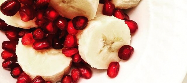 Holiday face-stuffing, officially over. #favebrekky #pomegranateoneverything #food #backtohealth #newyear #2016 #fruit #delish #healthy